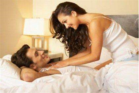 女人床上必会的性技巧，活好才能让男人迷恋